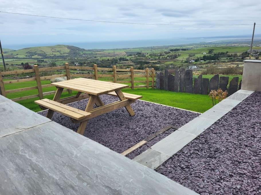 Amazing Coastal & Sunset Views In Eryri Villa Llanllyfni Exterior foto