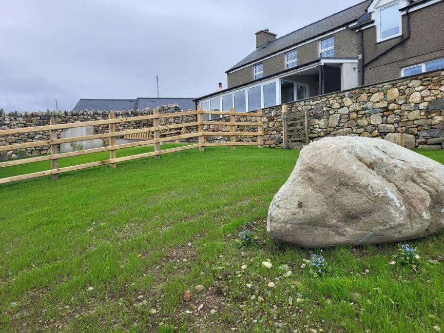 Amazing Coastal & Sunset Views In Eryri Villa Llanllyfni Exterior foto
